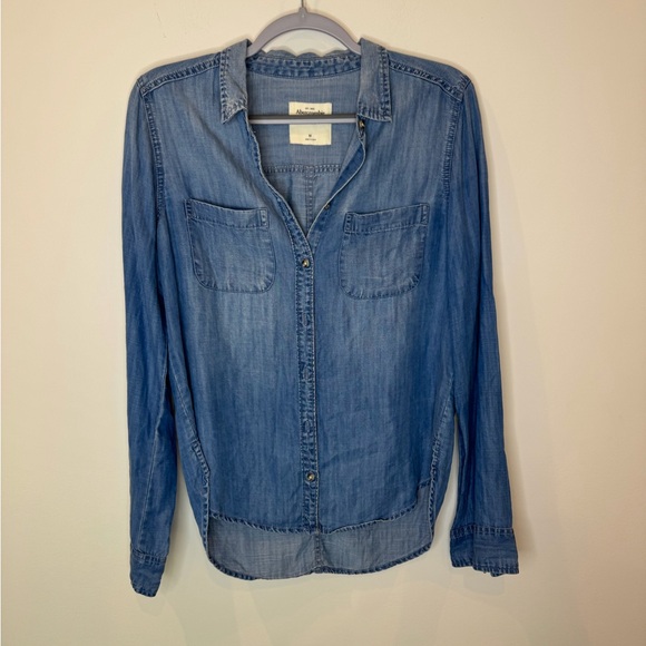 Abercrombie & Fitch Tops - Abercrombie & Fitch Blue Chambray Shirt